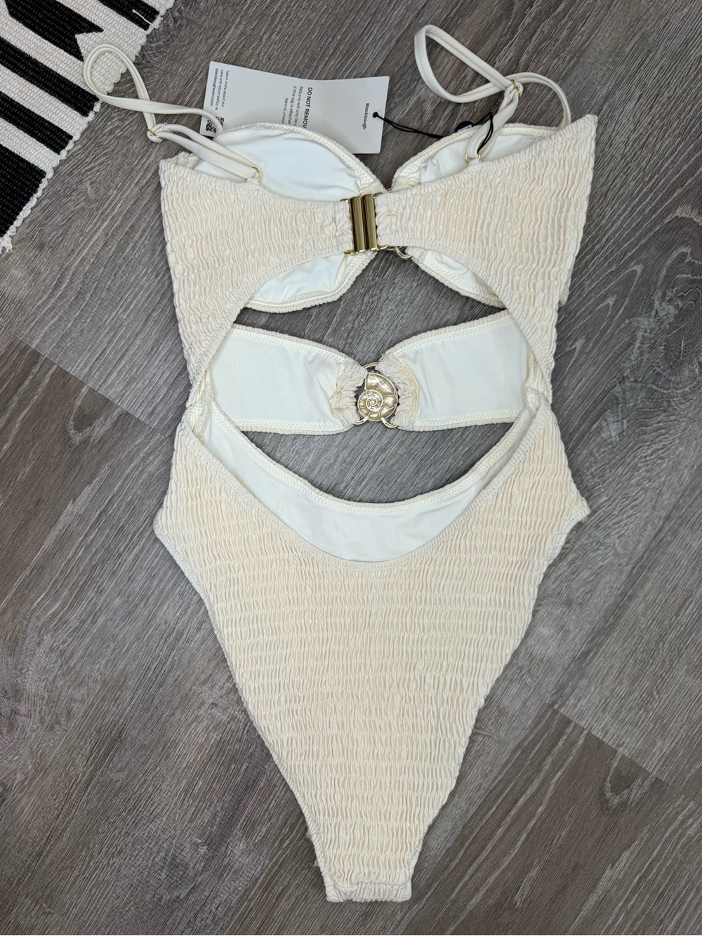 NWT Blackbough Swim Kaia Cut-Out One Piece / Ivory Coast Smocked Small - Picture 11 of 14
